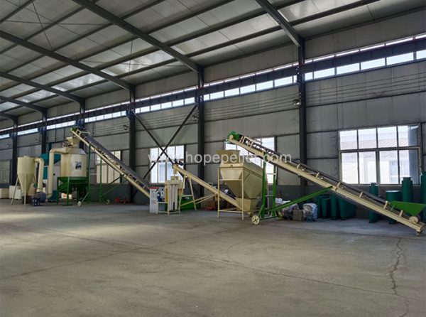 Wood chips straw biological waste granulation equipment, biomass burning pellet machine production line