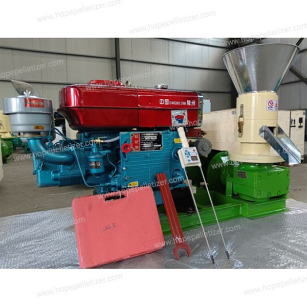 Best Selling High Quality Flat Die 22HP Diesel Engine Wood Pellet Mill - Image 3